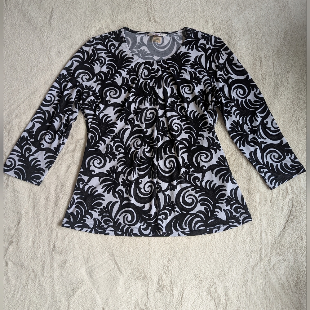 *2 For $20*  TanJay Dressy Top, Sz S